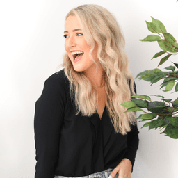 Krysta Lewis profile picture