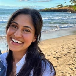 Danielle Silveira profile picture