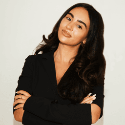 Hyla Nayeri profile picture