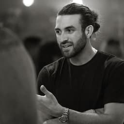 Tay Valenzuela profile picture